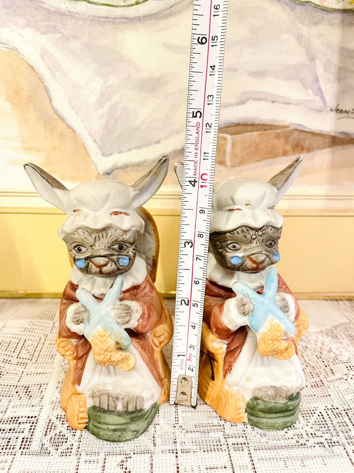 Vintage Cat Figurines Holding Fish - Hand-Painted Ceramic Collectibles