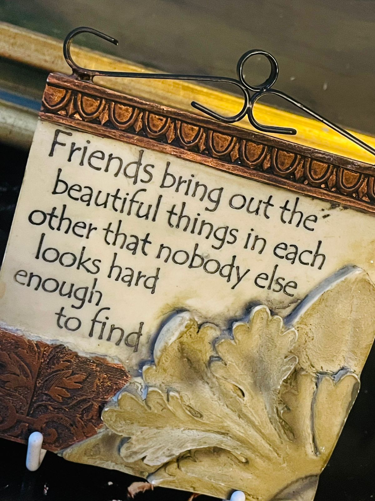 Vintage Ceramic Friendship Quote Plaque – Wall Hanging with Ornamental Design