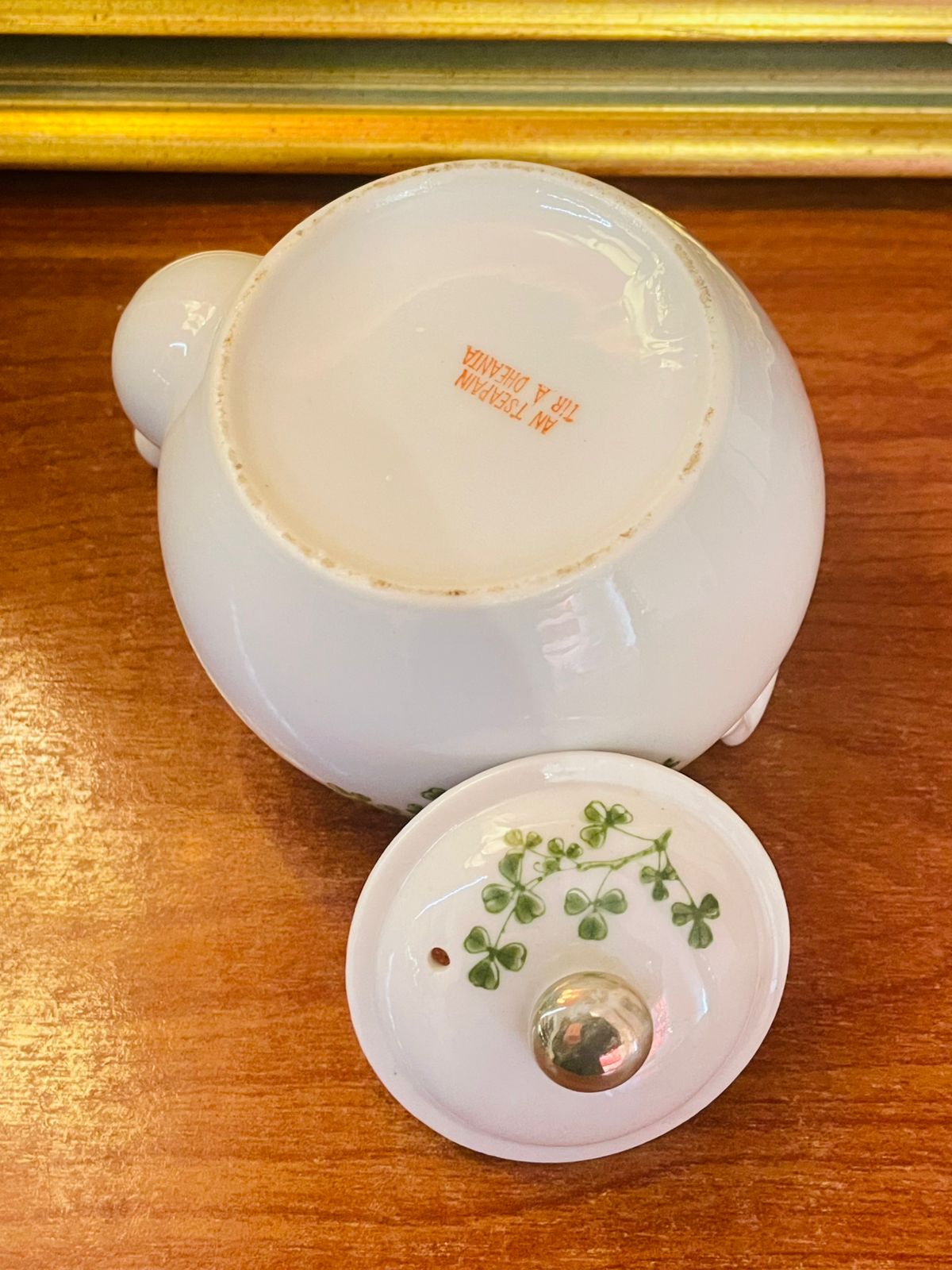Vintage Ceramic Teapot – Made in England – Timeless Elegance for Tea Lovers