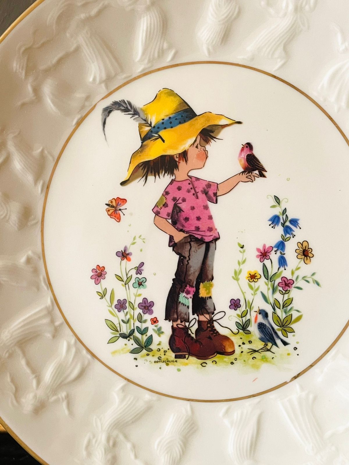 Royal Albert Bone China England – Gott Schliehen “Boy with Bird” Collectible Plate