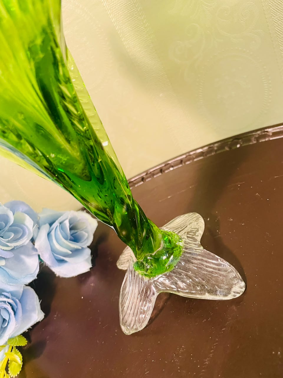 Vintage Green Crystal Lily Vase – 8 Inch Sculptural Floral Vase