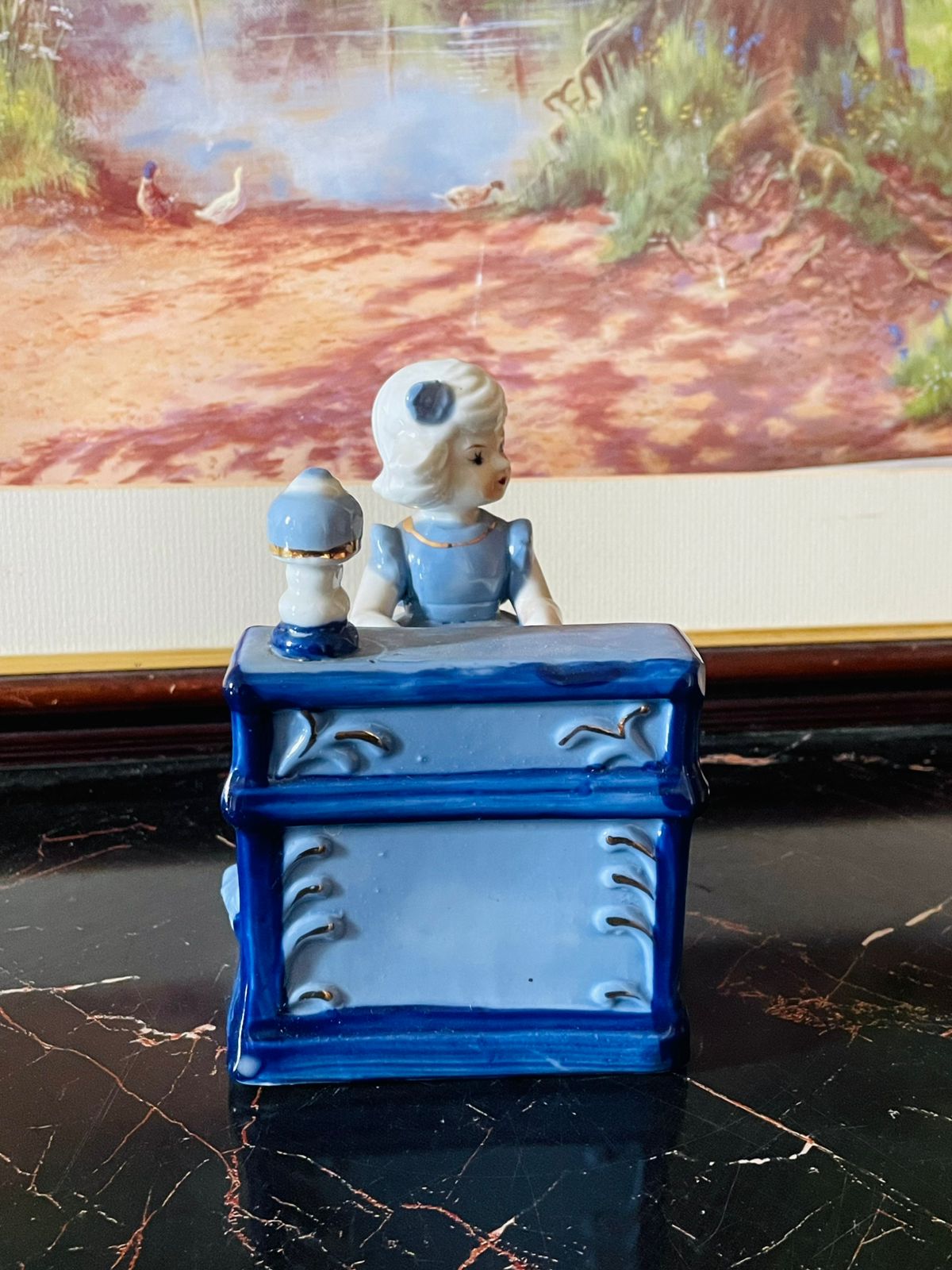 Musical Vintage Porcelain Piano Girl Figurine Music Box – Blue & White (England) Blue pottery