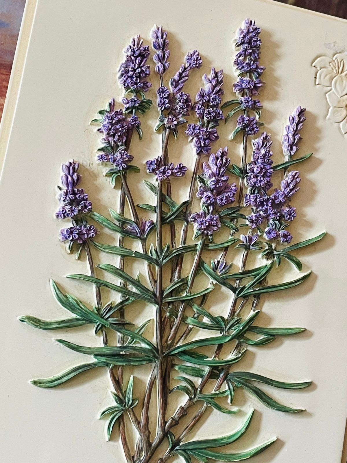 Marks & Spencer Hand-Painted Wall Plaque 3d floral stoneware– “Lavandula” 21 cm