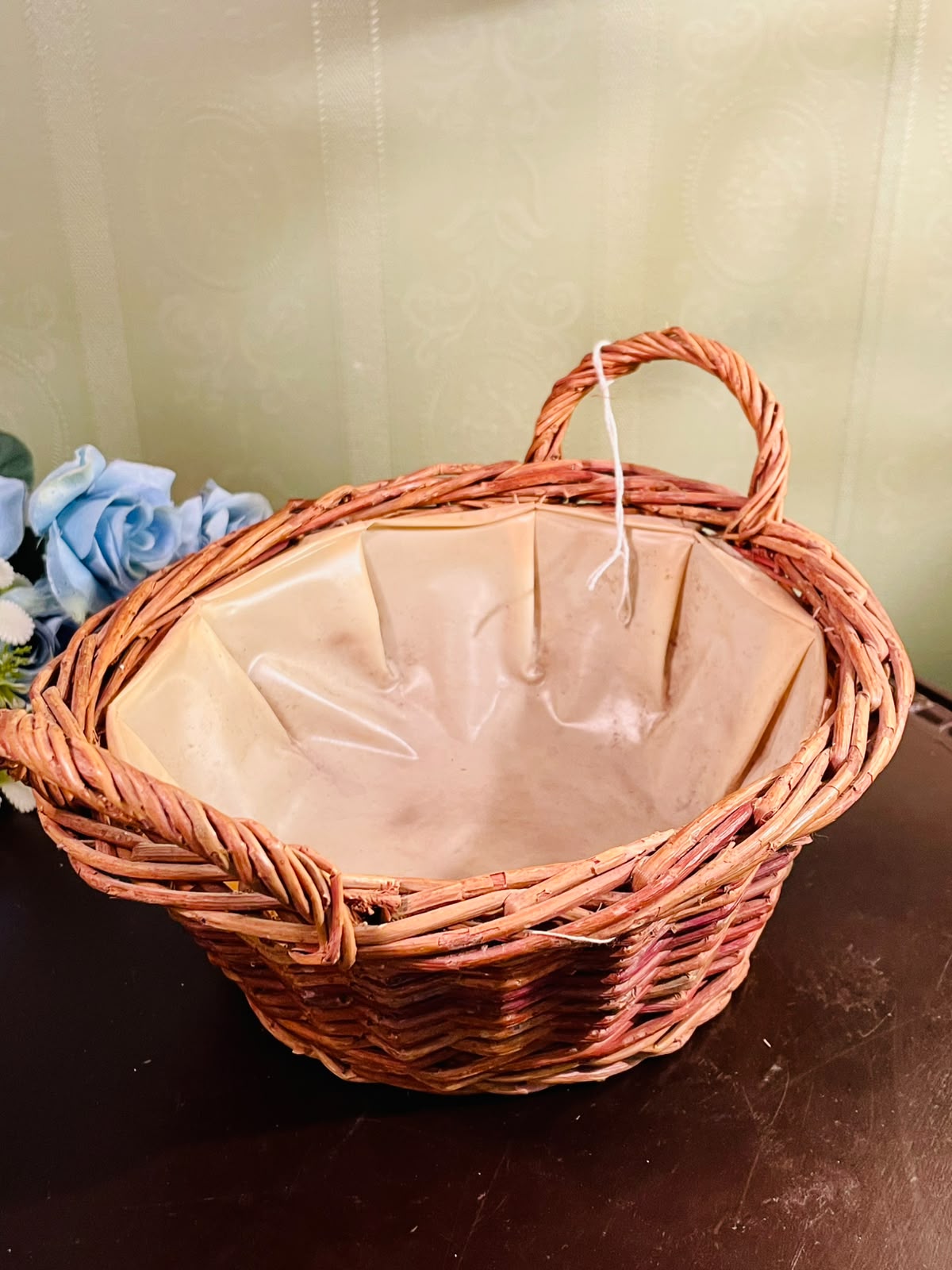 Round Wicker Basket with Waterproof Liner – Decorative Storage Basket
