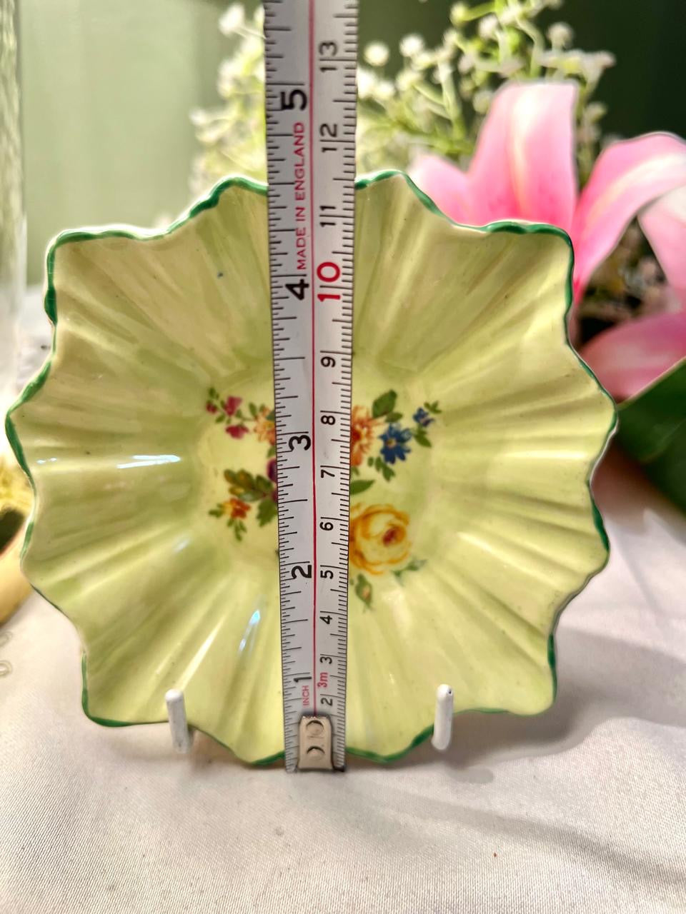 H&K Tunstall Floral Scalloped Dish Green Trim 11 cm