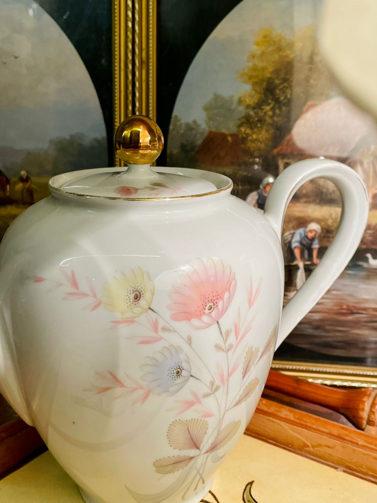 Elegant Vintage Floral Teapot with Gold Trim – Classic English Style