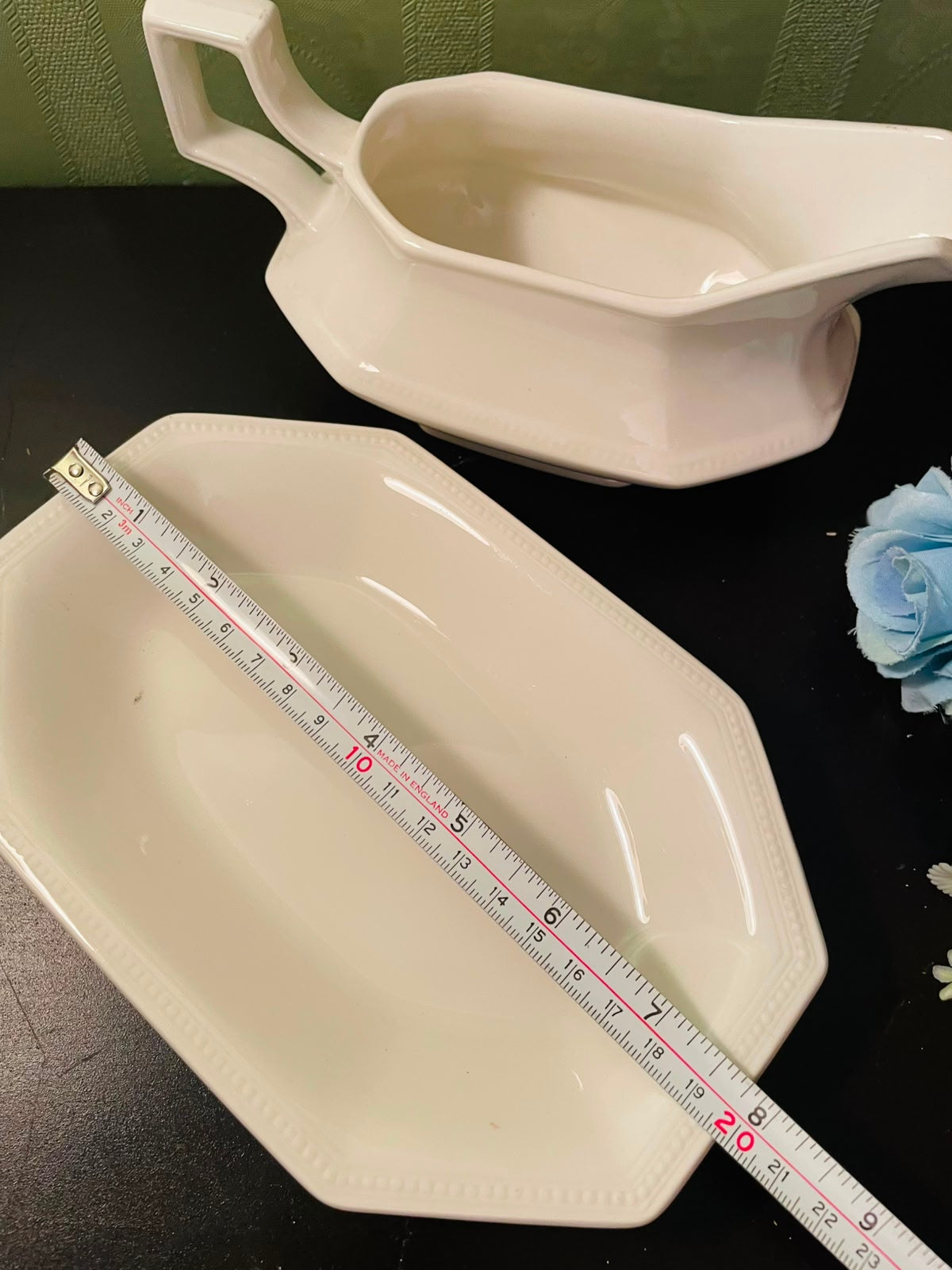 Johnson Brothers Heritage White Gravy Boat with Underplate