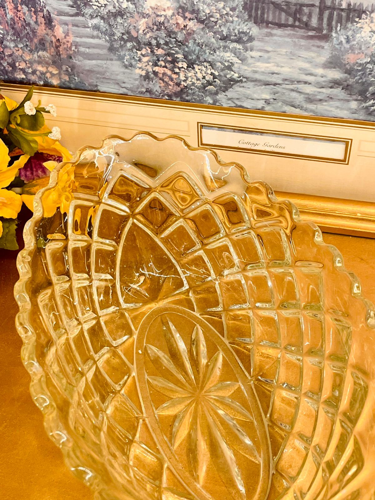Vintage Glass Serving Bowl – Textured Diamond Pattern Bowl