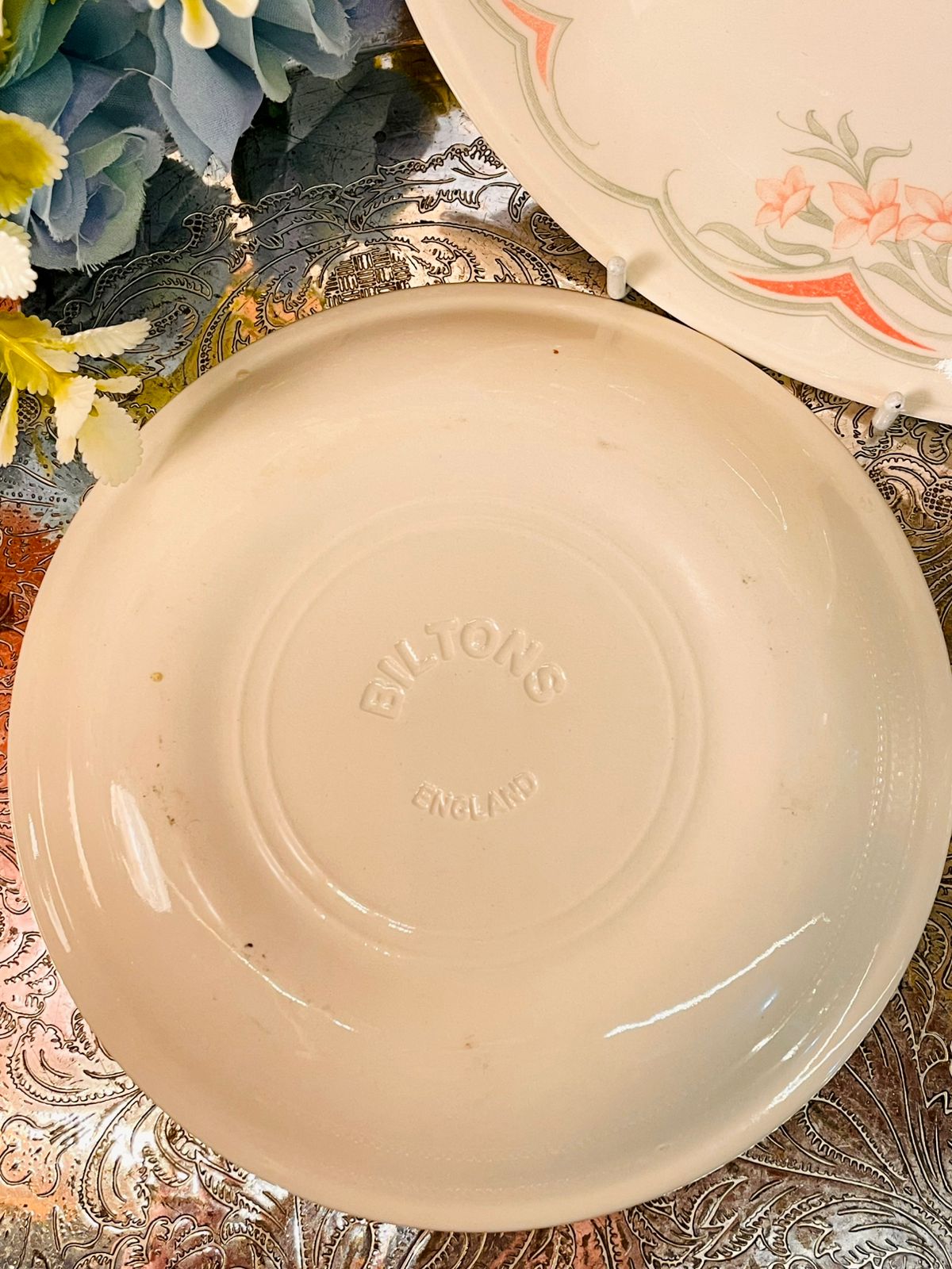 Biltons England Vintage 8 Floral Plates Set Cream