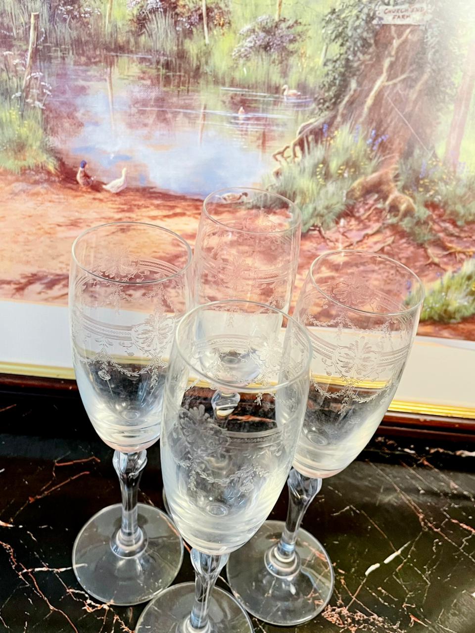 Elegant Set of 4 Crystal Champagne Glasses - Classic Design