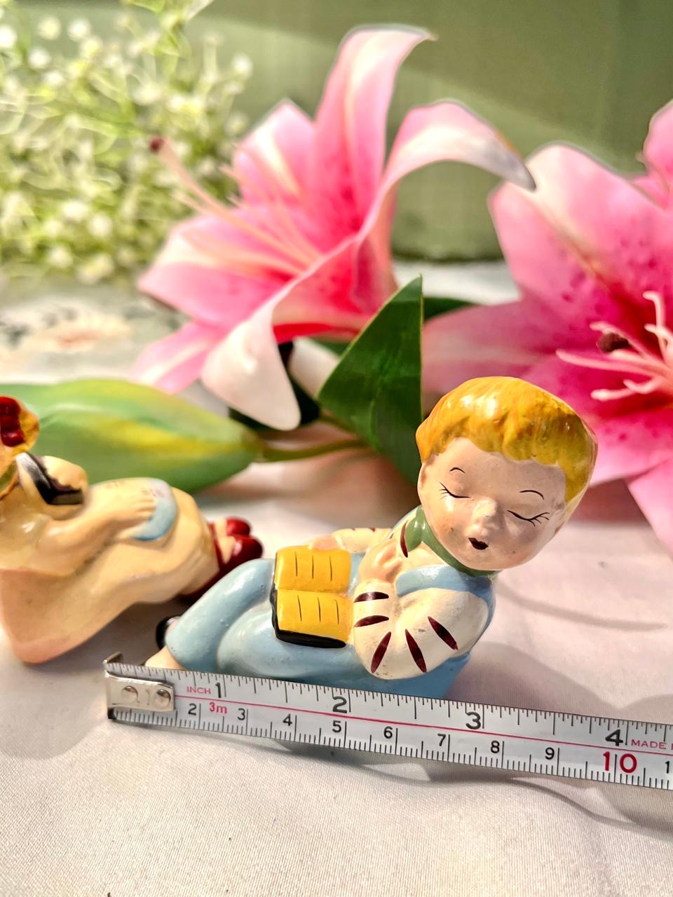 Reading Children Ceramic Figurines 2-Piece Set 10 cm