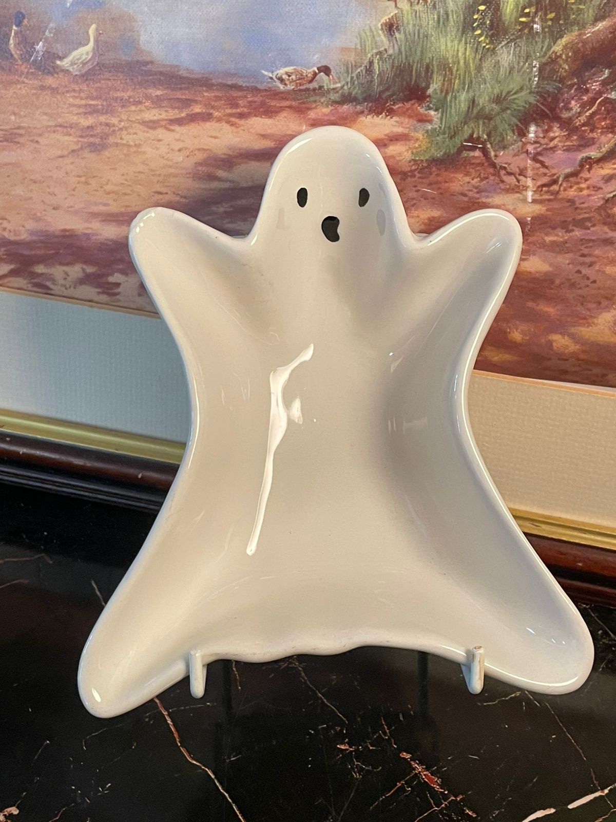 ghost bowls ceramic, haunted house collection dish, Halloween serving bowls Pakistan, ghost shaped candy dish, spooky ceramic bowls, haunted house ghost decoration, ceramic décor bowls Pakistan, rare thrift finds Halloween, unique Halloween serving dish, festive ghost kitchenware