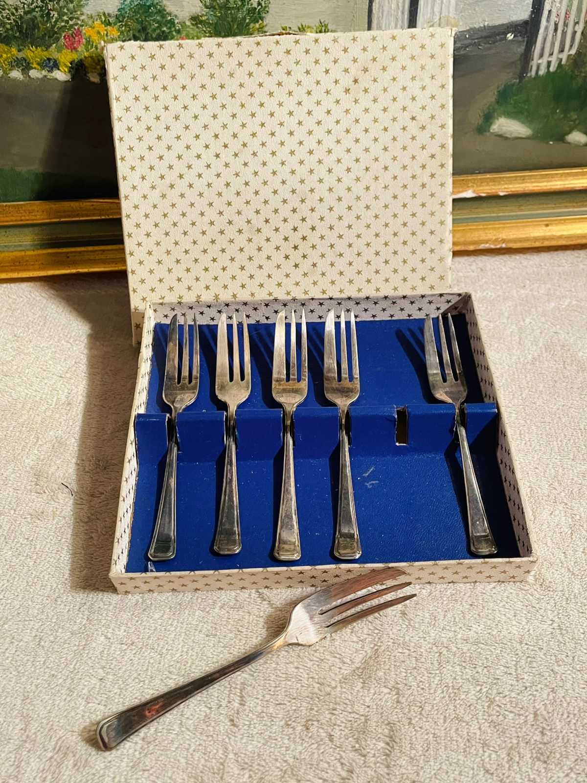 6 Vintage Silver Plated Cake Forks with Original Box – Collectible Cutlery Set