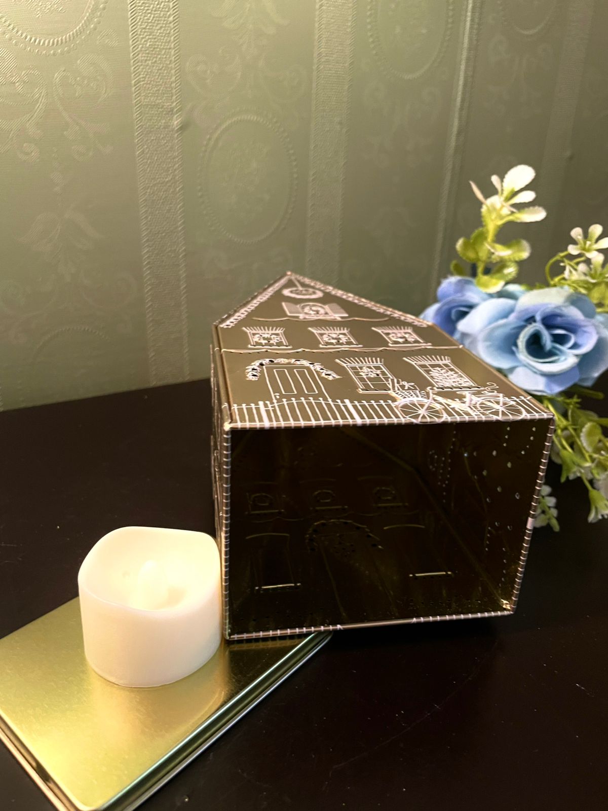 M&S Light Up Gingerbread House Lantern – Christmas Tea Light Holder 9 Inch