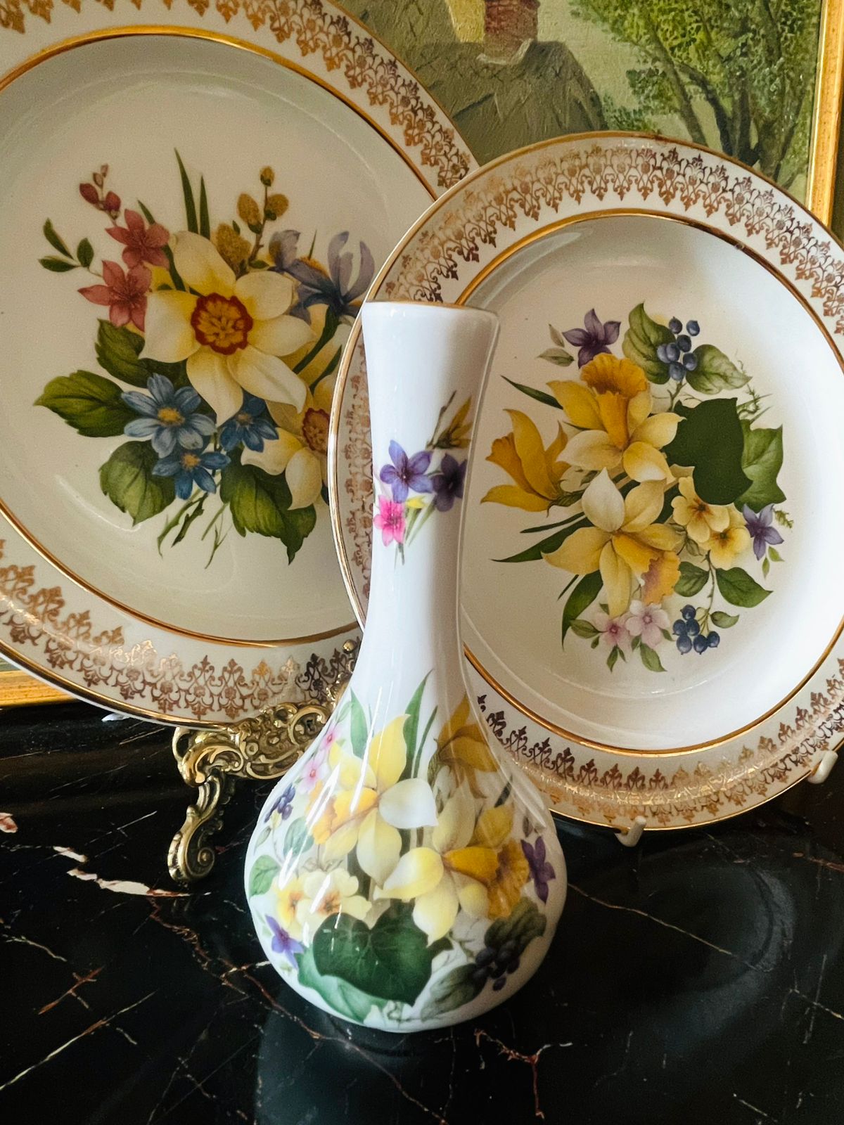 Set of 3, Wood & Sons England pair of decor Plates + Holy Barn Floral Vase (Made in England), Home Decor
