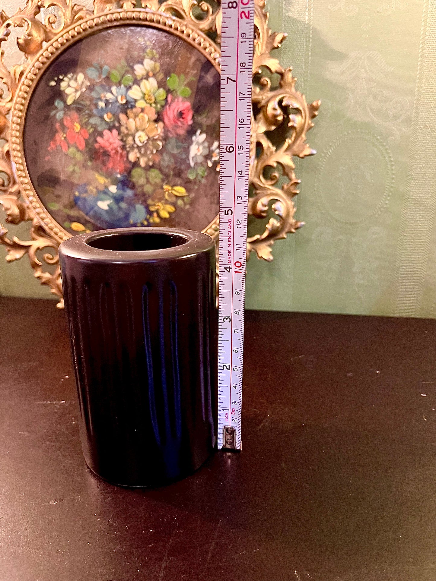 Black Ribbed Ceramic Tealight Candle Holder
