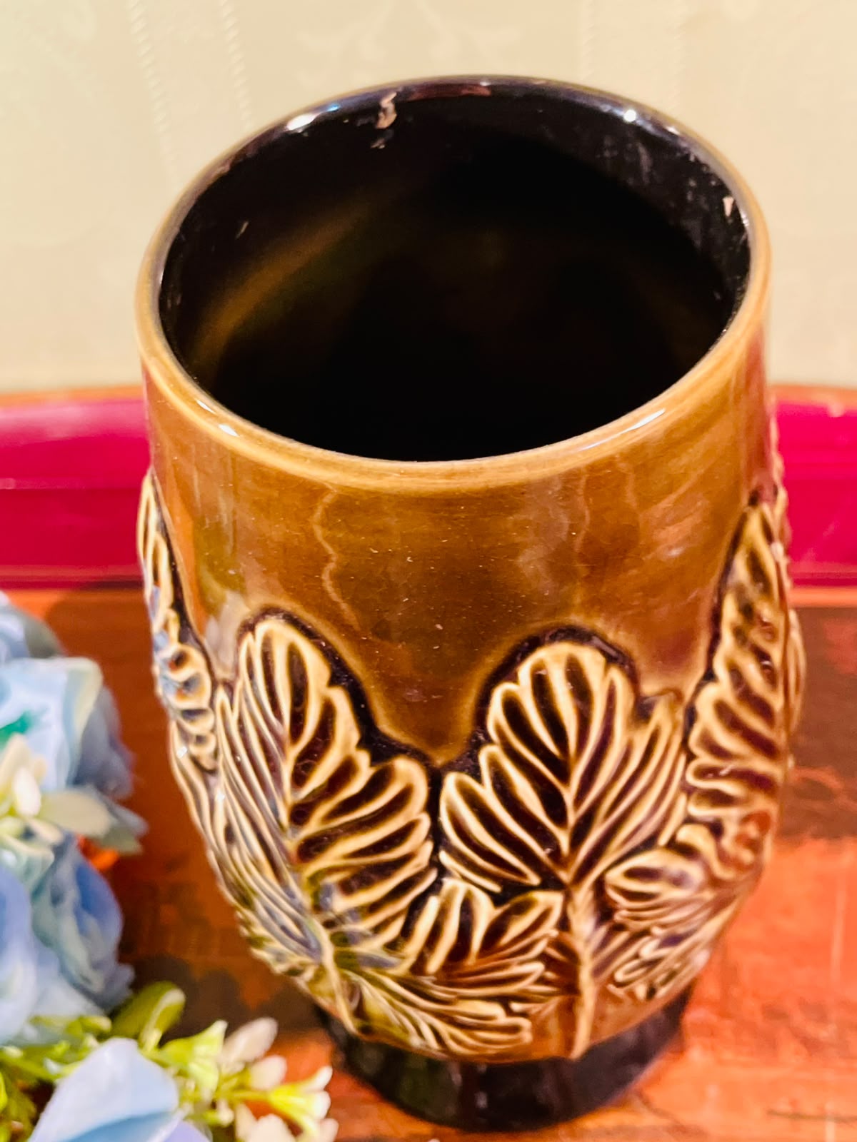 Sylvac Brown Leaf-Relief Ceramic Vase – 8.5 Inch