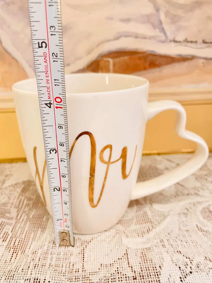 Mrs Gold Script Mug – White Porcelain Heart Handle