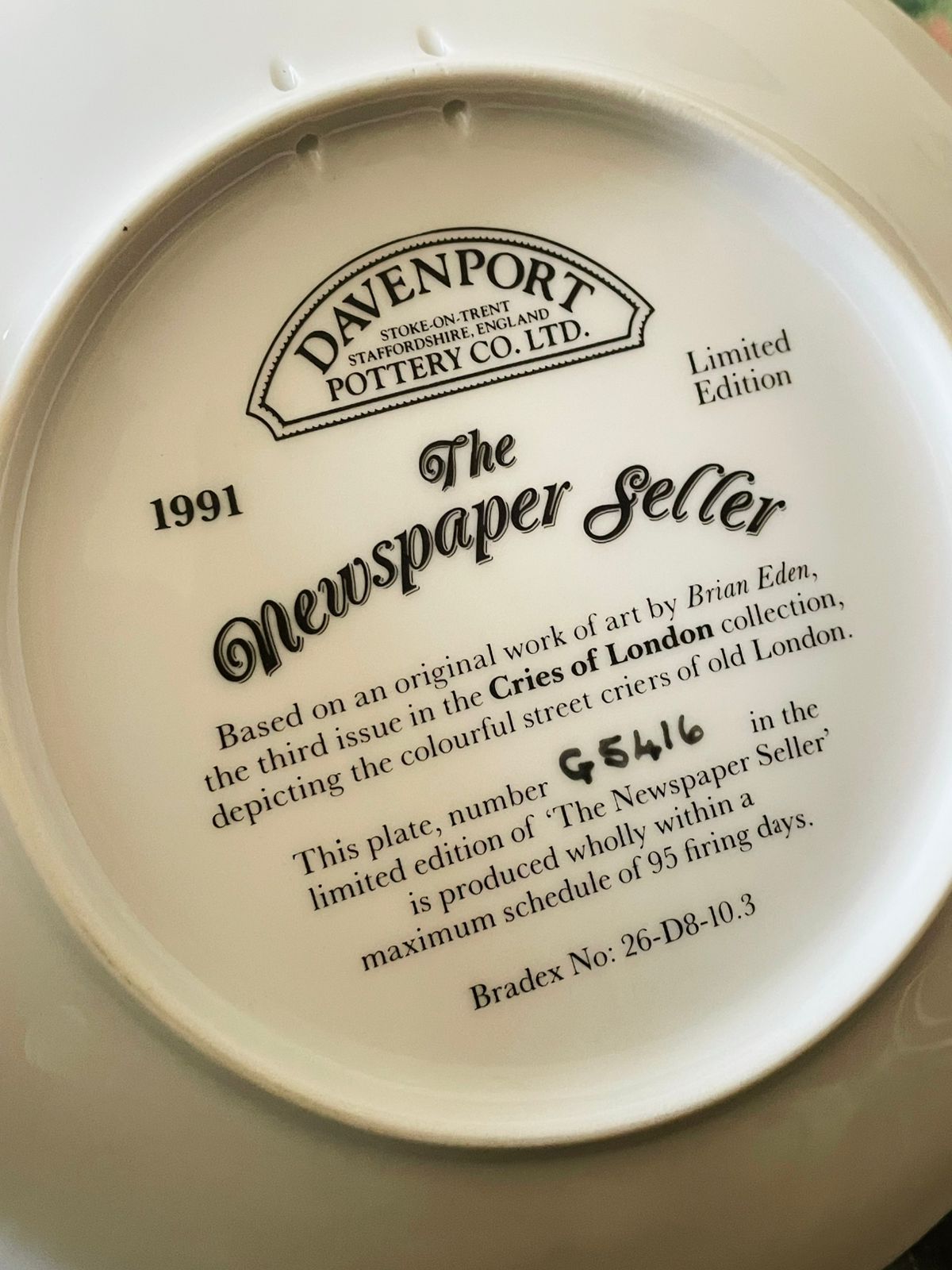 “The Newspaper Seller” Limited Edition Plate – Davenport Pottery, 1991 – Cries of London Collection