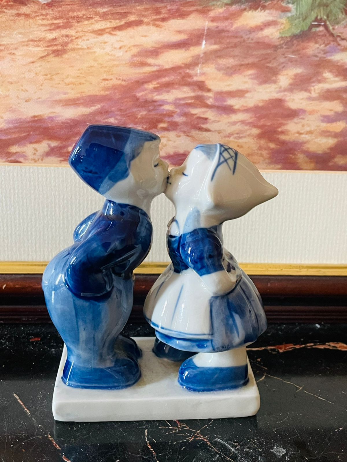 Holland Collectible Delft Blue Figurine – Boy & Girl Kissing (Vintage Pottery)