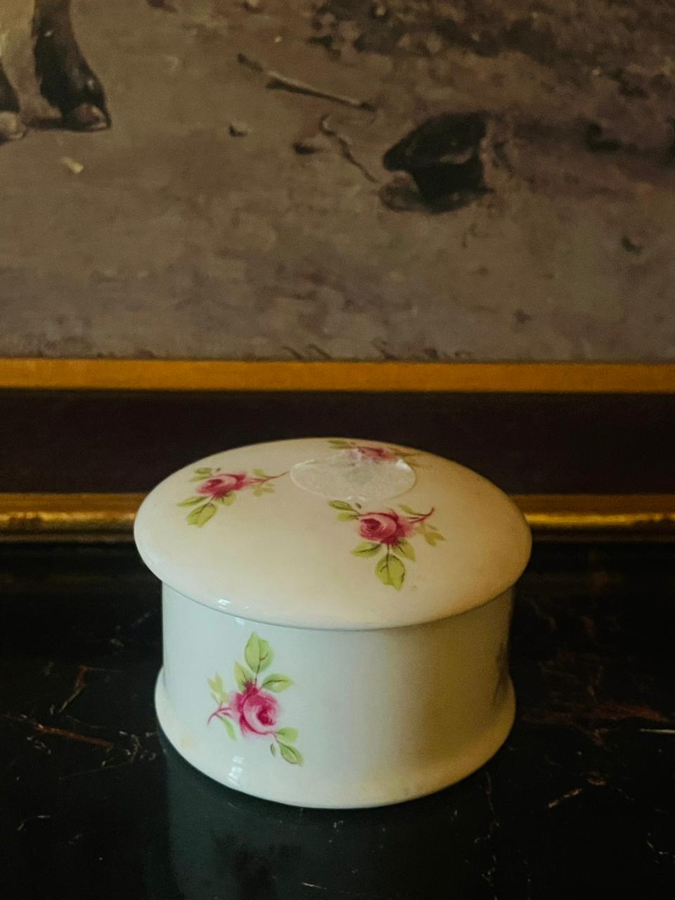 Vintage English Porcelain Trinket Box – Pink Rosebud Floral Design