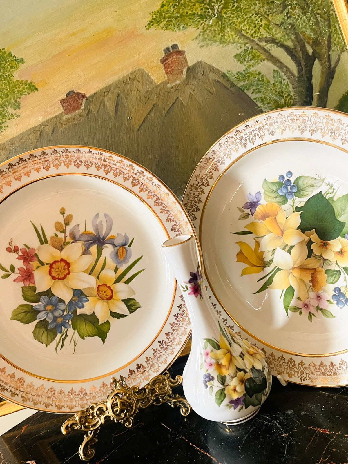 Set of 3, Wood & Sons England pair of decor Plates + Holy Barn Floral Vase (Made in England), Home Decor