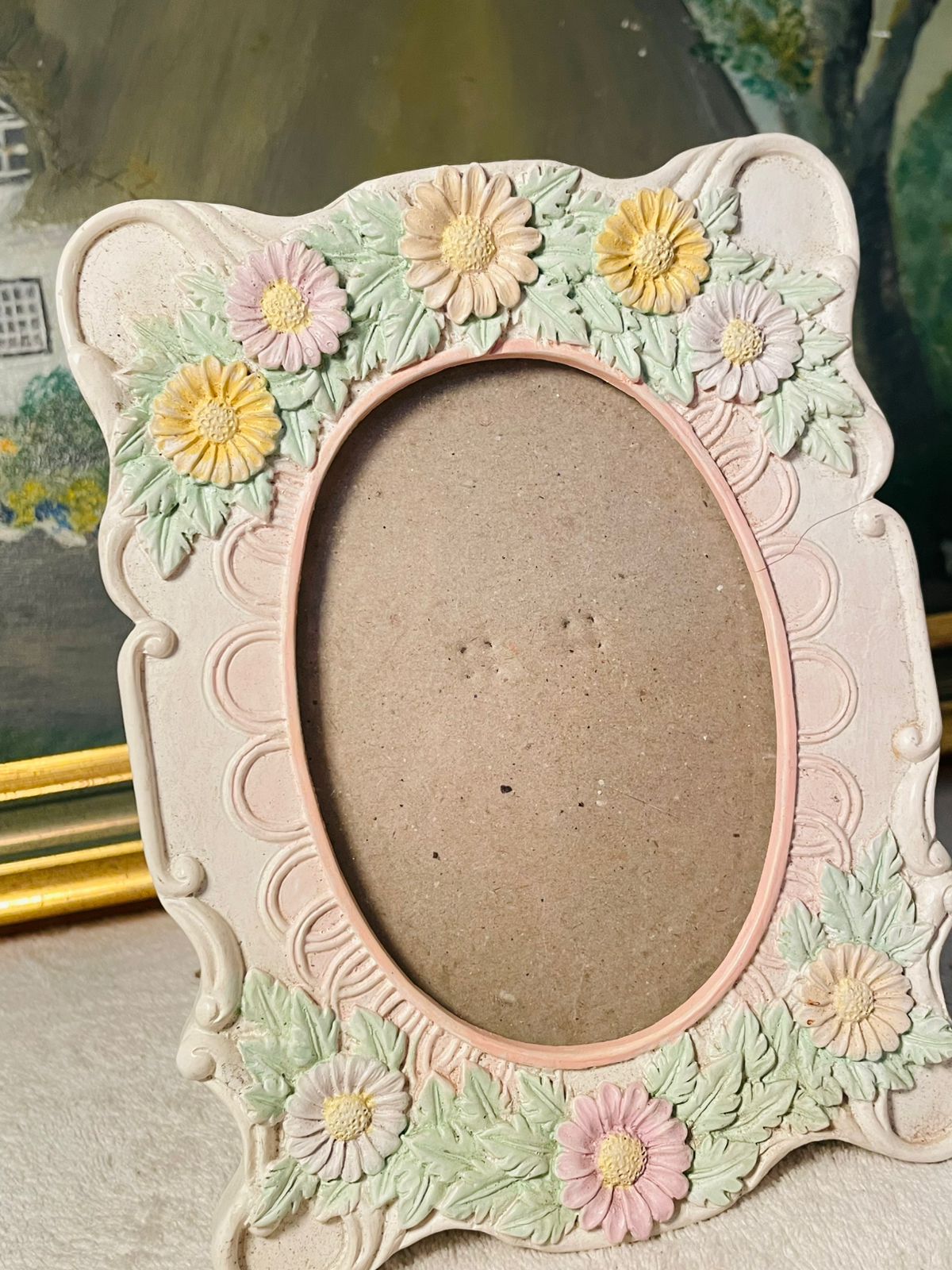 Victorian 3D Floral Picture Frame – Antique Stoneware Photo Frame for Elegant Home Decor