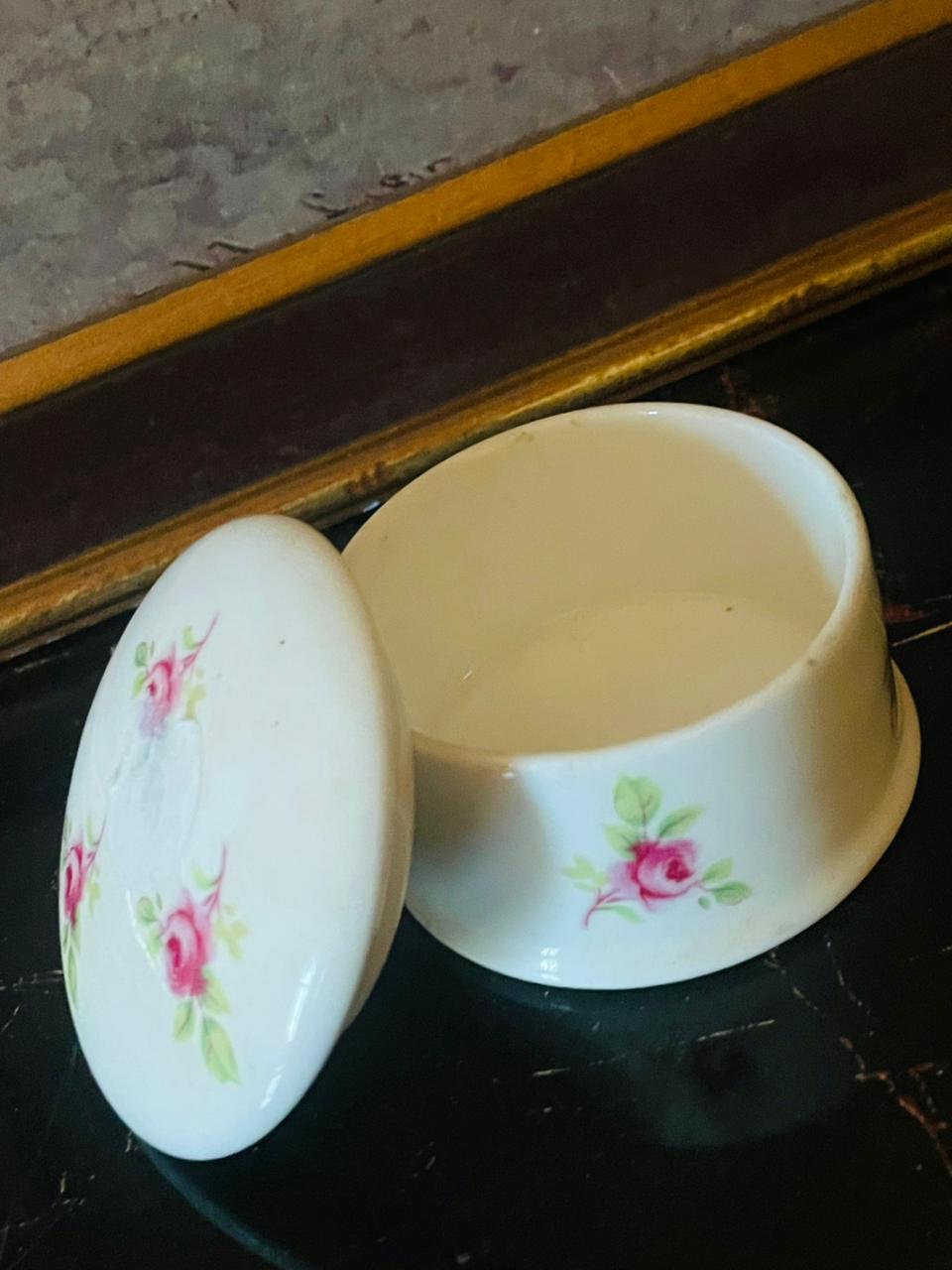 Vintage English Porcelain Trinket Box – Pink Rosebud Floral Design