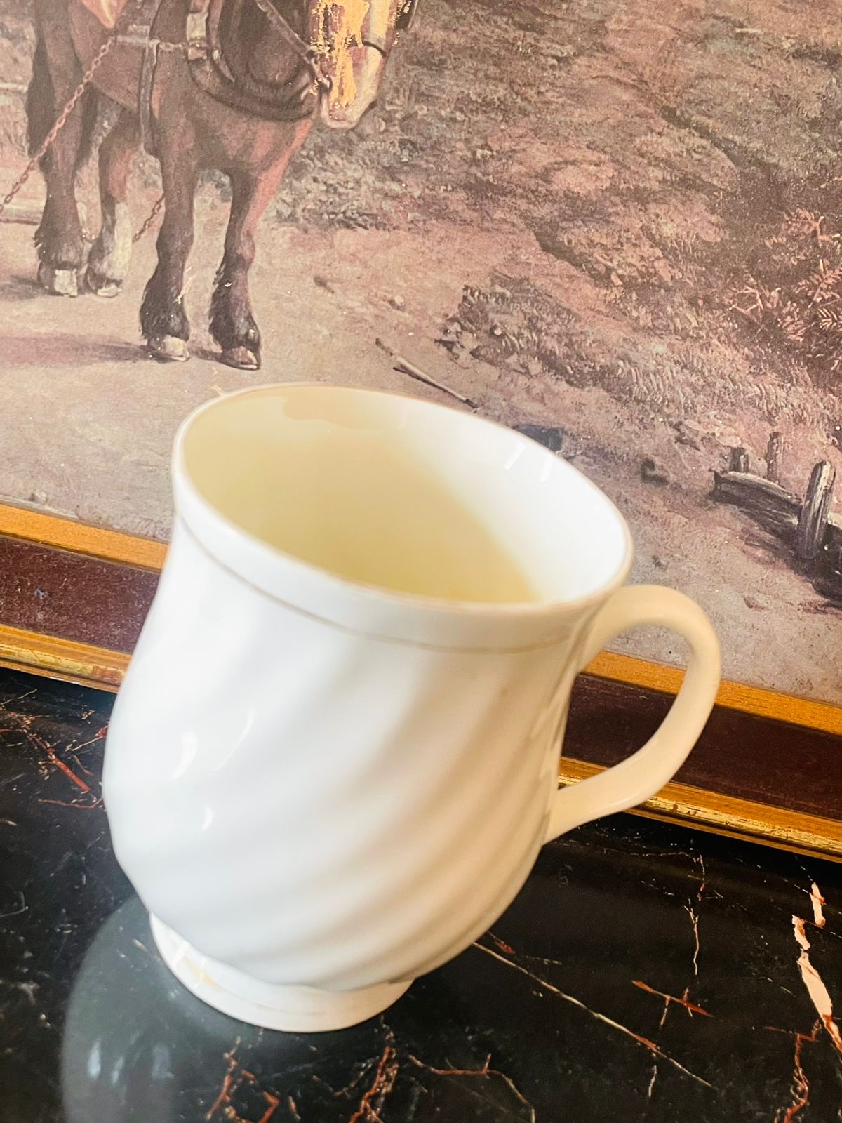 (Classic English) Fine Bone China White Swirl Mug – Minimal Elegance