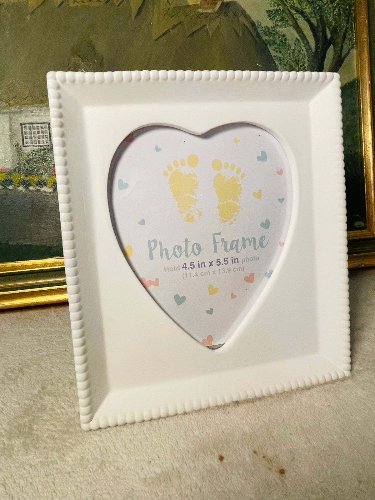 European Vintage Heart Photo Frame – White Resin Picture Display