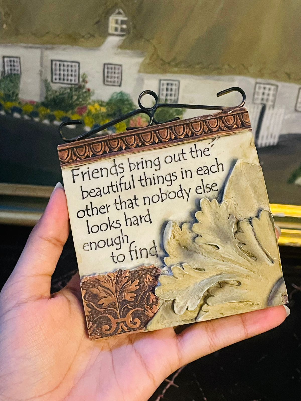 Vintage Ceramic Friendship Quote Plaque – Wall Hanging with Ornamental Design
