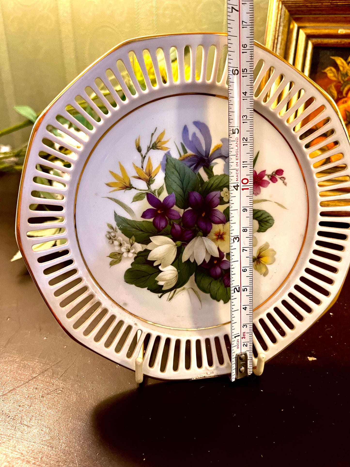 Vintage Mrs Beetons English Floral Plate 17 cm Pierced Rim