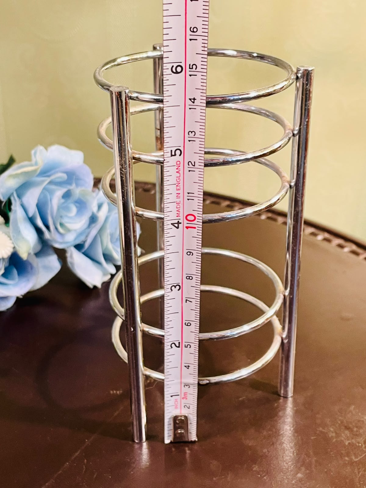 Silver-Tone Circular Bottle Holder Approx. 16cm