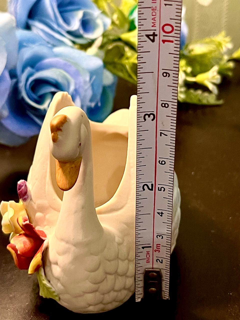 Vintage Swan Ceramic Planter with Floral Accent 9 cm