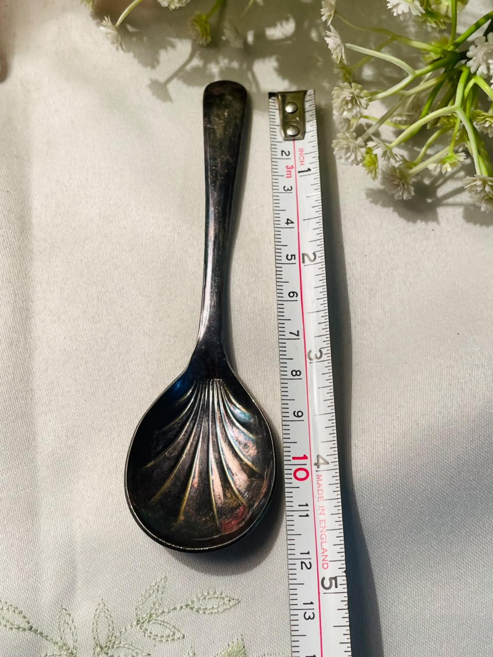 Shell Pattern Silver-Tone Serving Spoon – Approx. 4.5 Inches