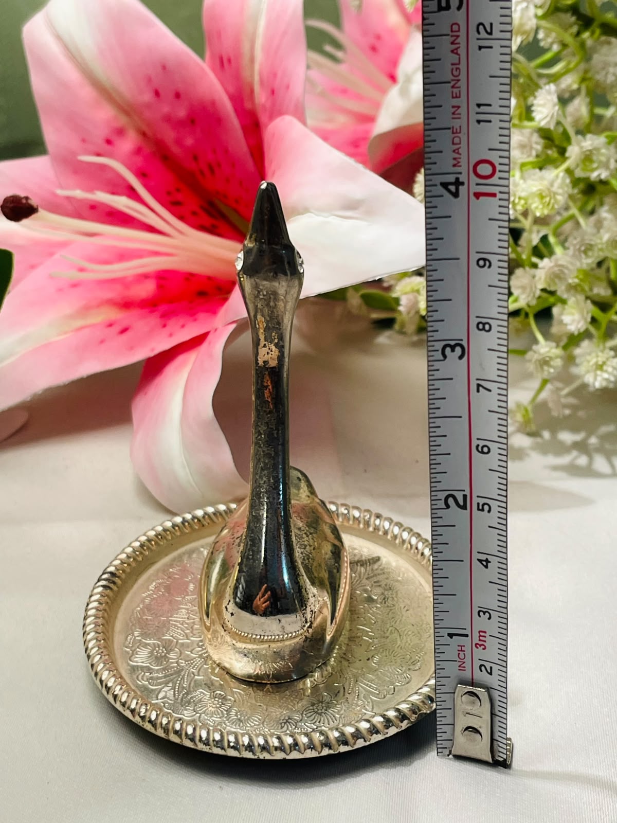 Silver-Tone Swan Jewellery Ring Holder Dish – 4 Inch