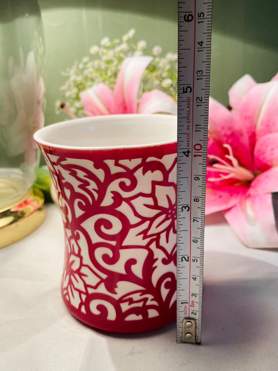 Red & White Ceramic Mug Floral Scroll Pattern 10 cm