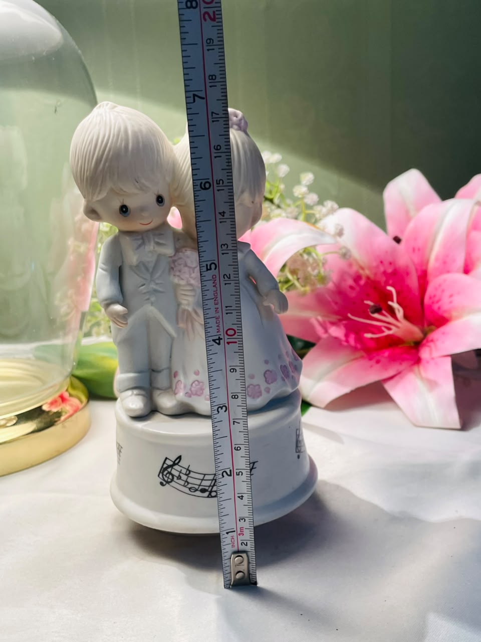 Bride & Groom Musical Wedding Figurine 16 cm