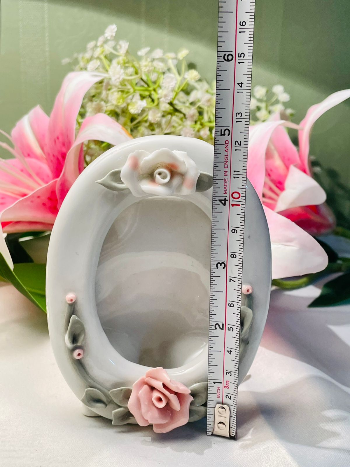 Vintage Oval Floral Photo Frame with Pink Roses