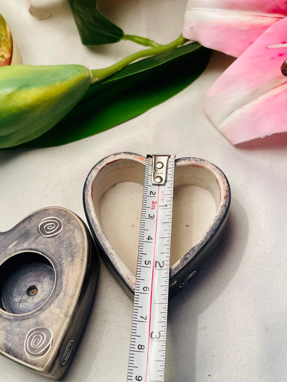 Heart-Shaped Ceramic Trinket Box with Cut-Out Lid – 3 in