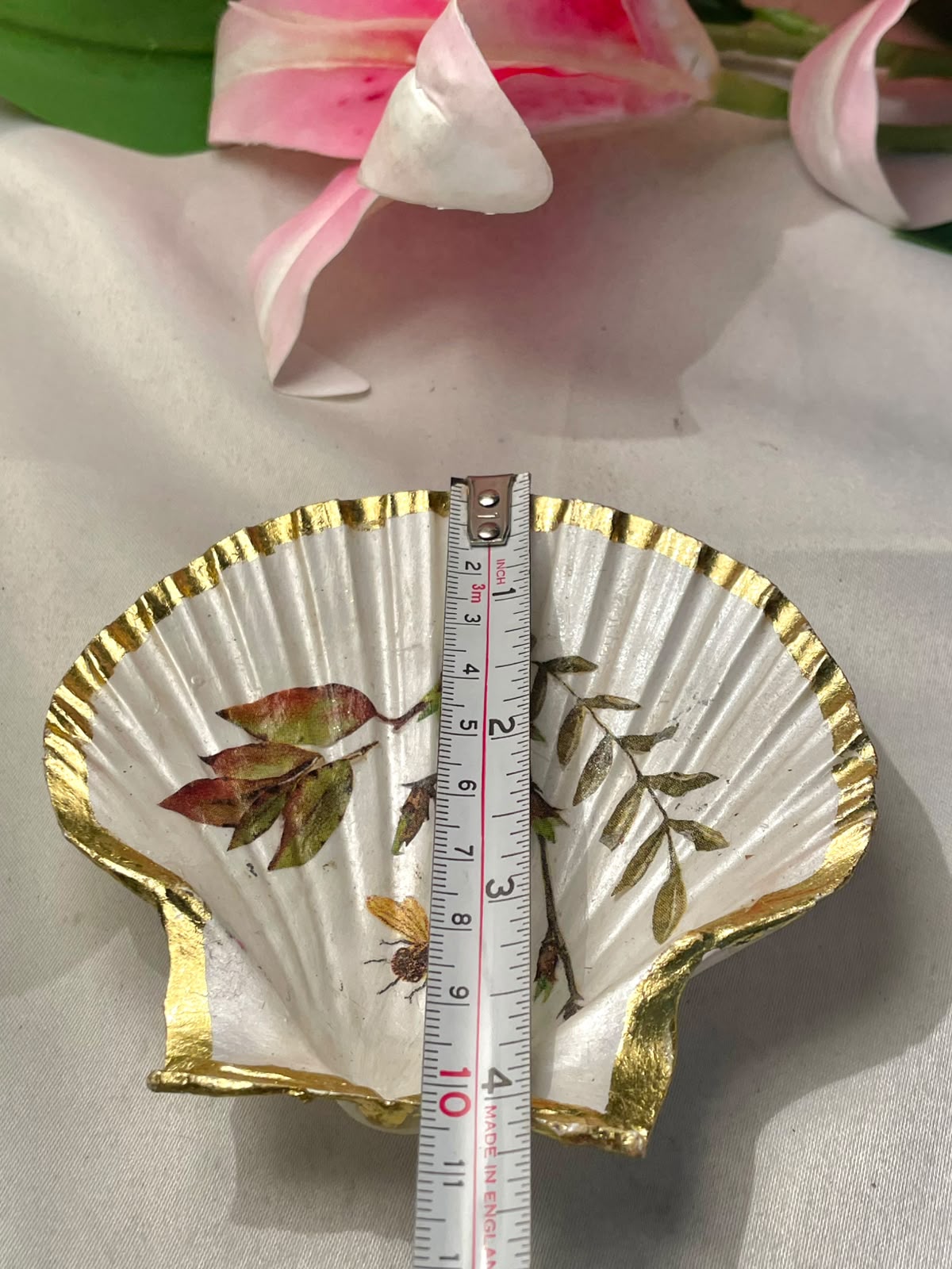 Vintage Shell-Shaped Floral Dish White & Gold 10 cm