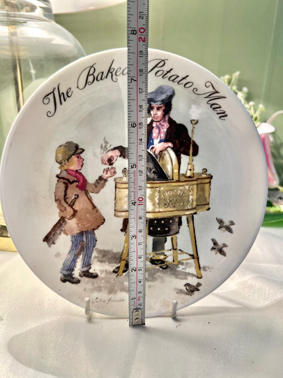 Wedgwood The Baked Potato Man 1985 Decorative Plate 20cm