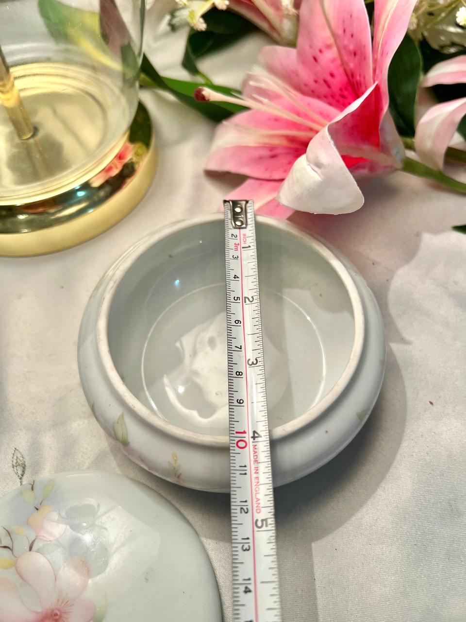 L’Hirondelle France Floral Porcelain Lidded Trinket Dish 4 in