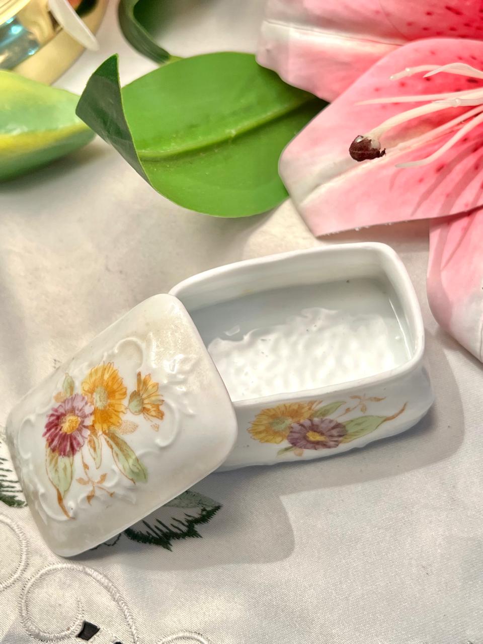Floral White Ceramic Lidded Trinket Box 3 in