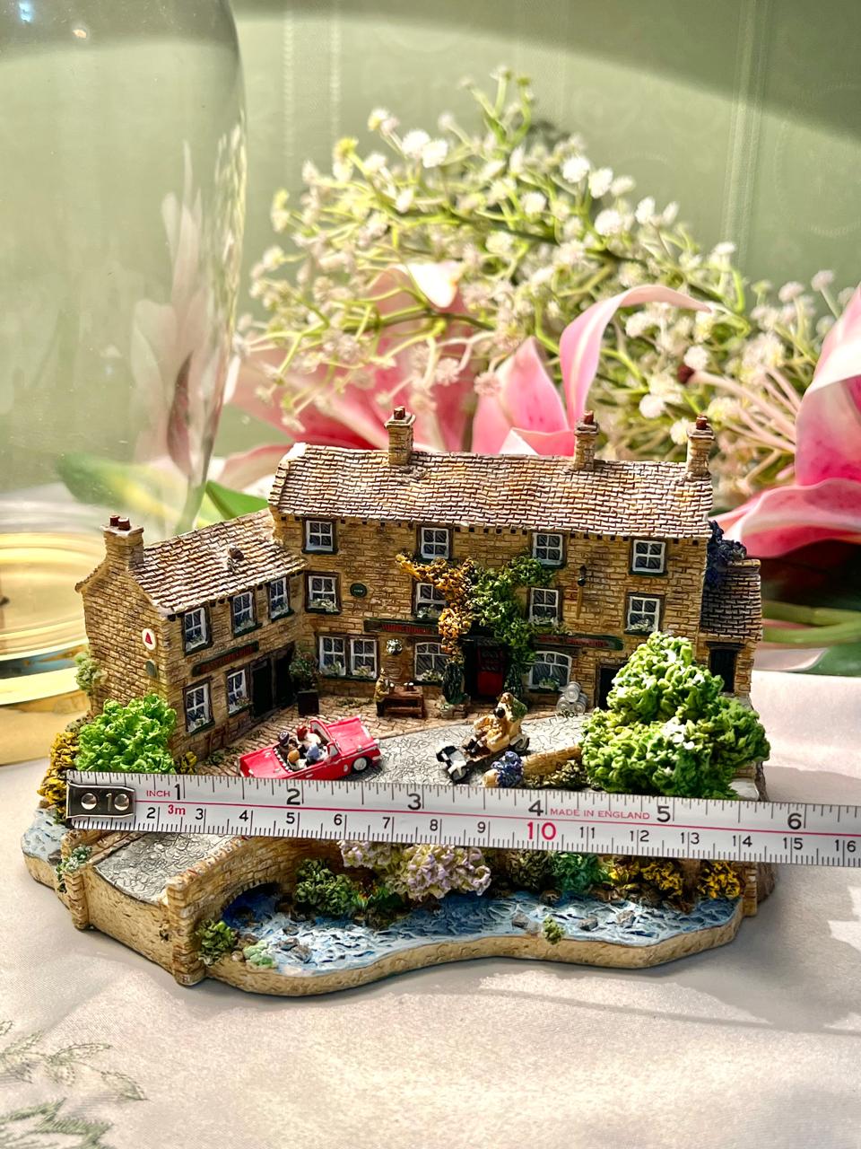 English Village Building Miniature Scene 16cm
