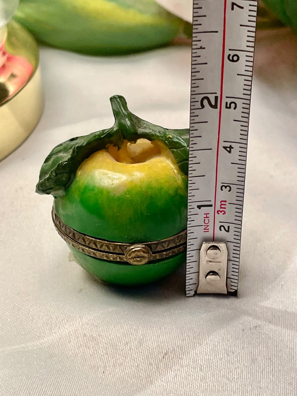 Green Apple Hinged Trinket Box 5 cm, 1 Piece