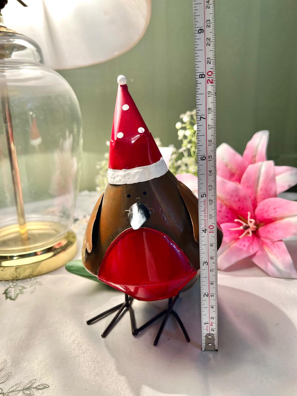 Metal Robin Christmas Ornament with Santa Hat – Festive Bird Table Décor Approx. 20 cm