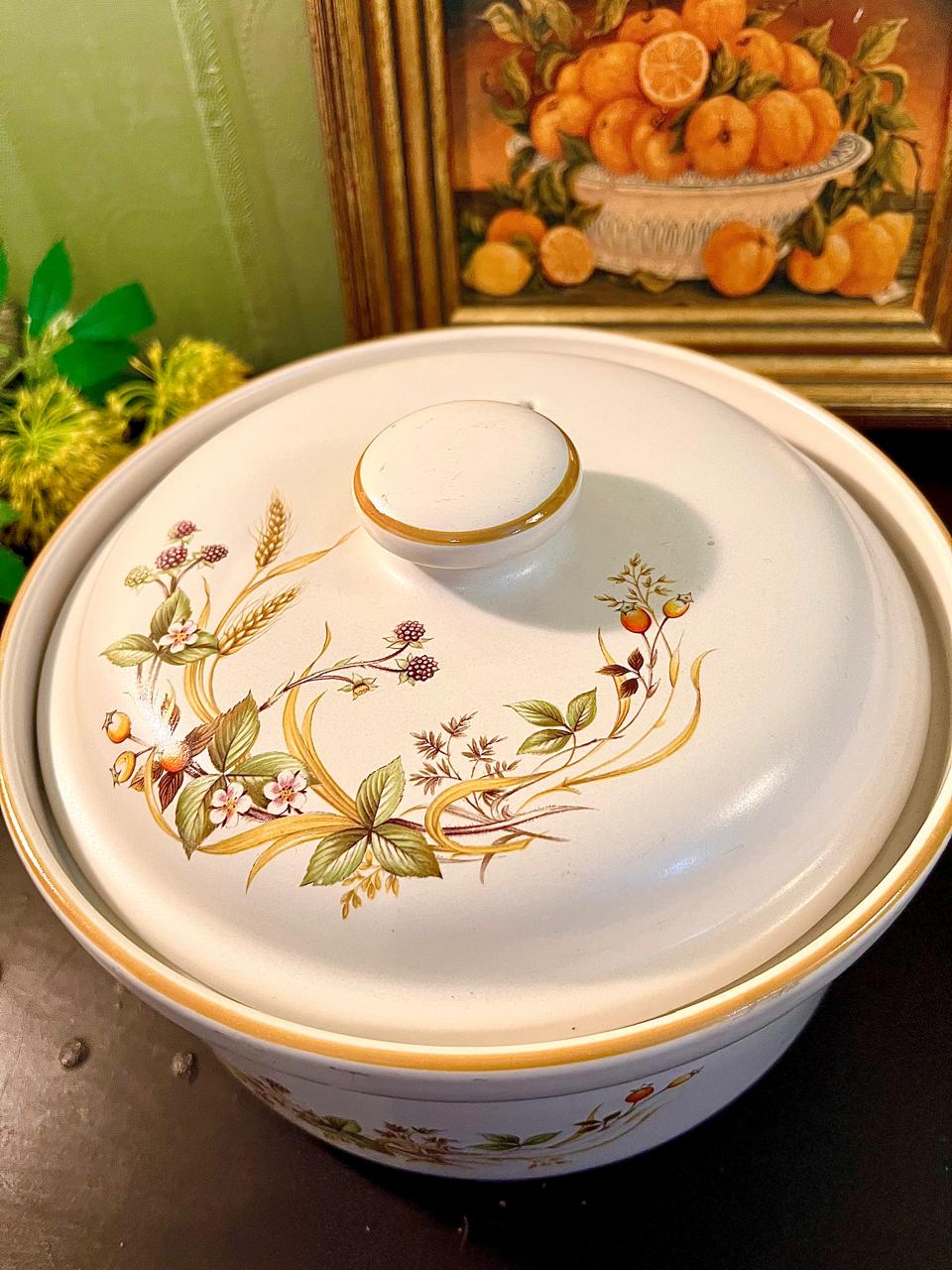 St. Michael Covered Ceramic Casserole Dish with Lid 20cm