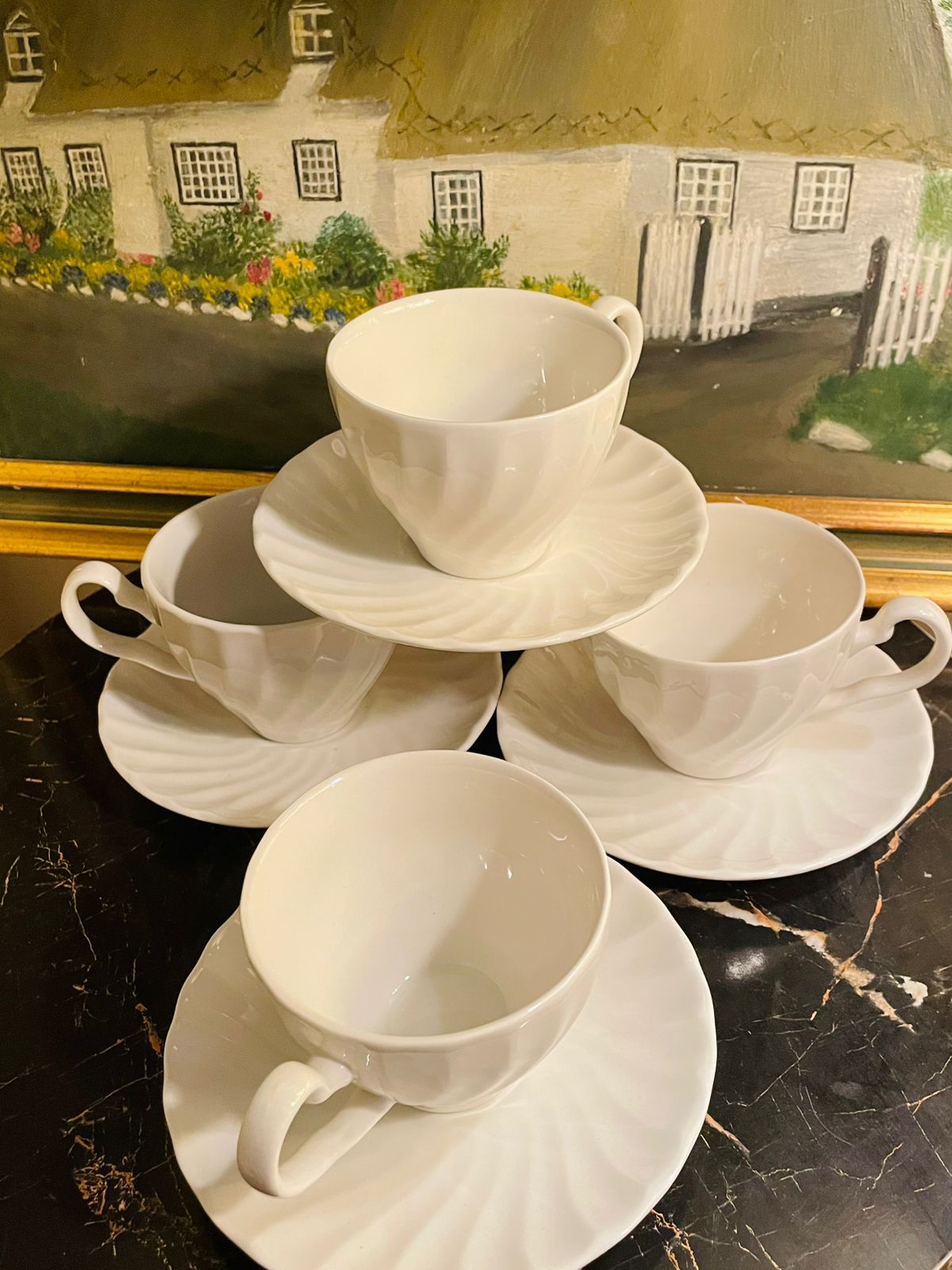 Set of 4 Vintage Johnson Brothers “Snowy White” Tea Cups & Saucers – Made in England