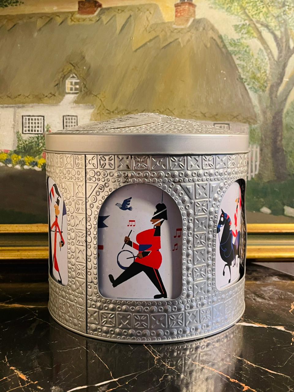 Musical Biscuit Tin Jar, Rotation Cookie Jar 2 kg– Limited Edition Collectible